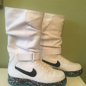 $FIRM$ NIKE Woman's AIR FORCE 1 UPSTEP WARRIOR N7
